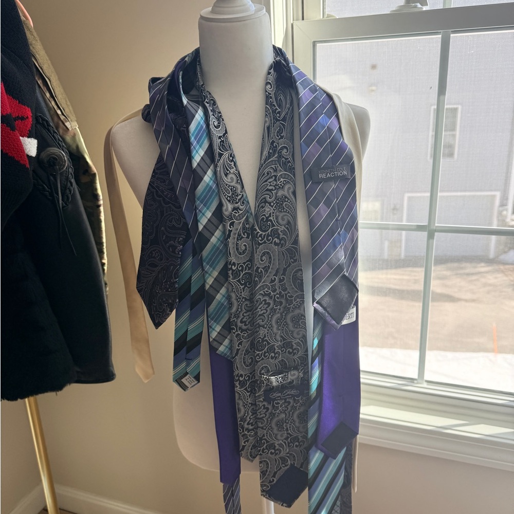 Kenneth Cole Reaction and others LOT Assorted Ties in Blue and Black